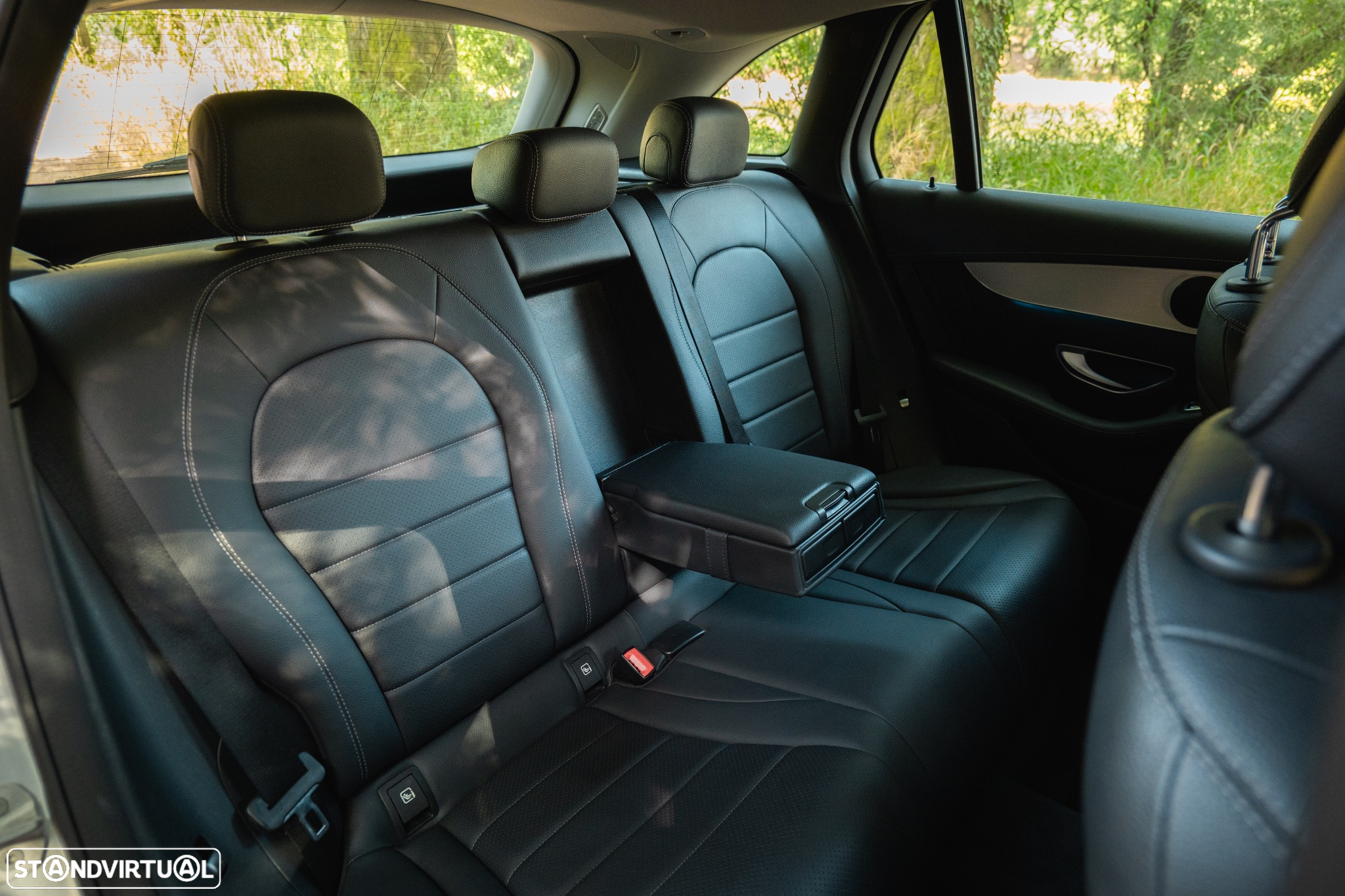 Mercedes-Benz GLC 220 d 4Matic 9G-TRONIC AMG Line - 54