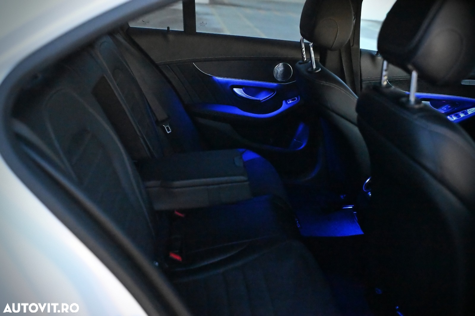 Mercedes-Benz C 300 e 4Matic 9G-TRONIC AMG Line - 32