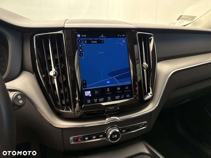 Volvo XC 60 B4 D Momentum Pro - 16