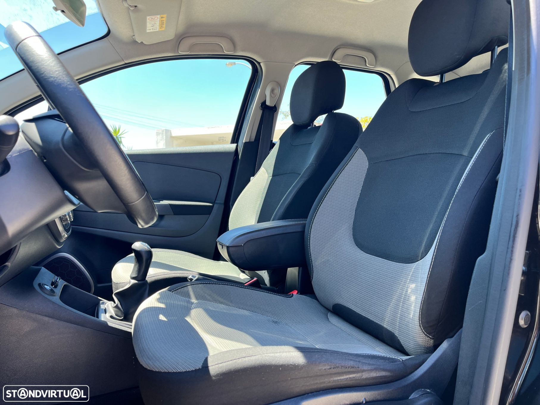 Renault Captur 1.5 dCi - 23