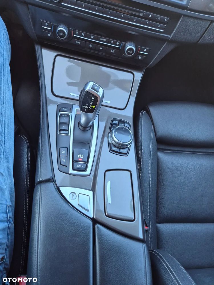 BMW Seria 5 525d xDrive Modern Line - 17