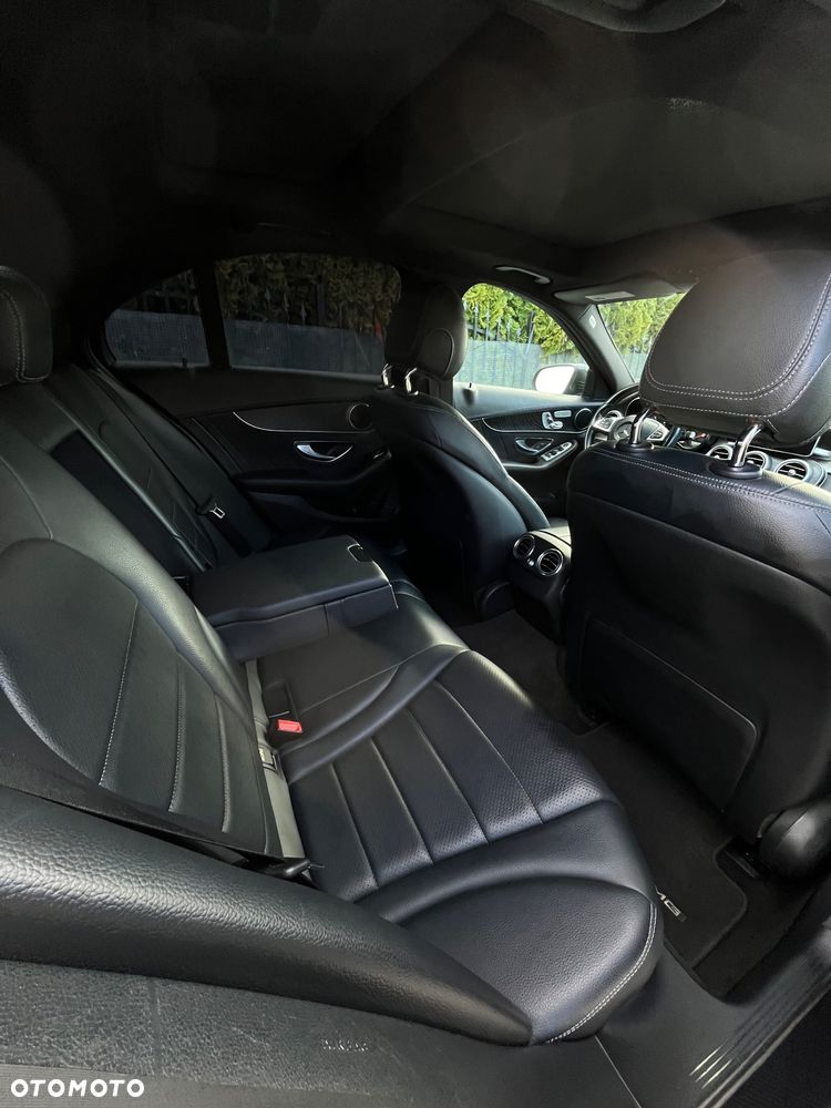 Mercedes-Benz Klasa C 300 7G-TRONIC AMG Line - 11