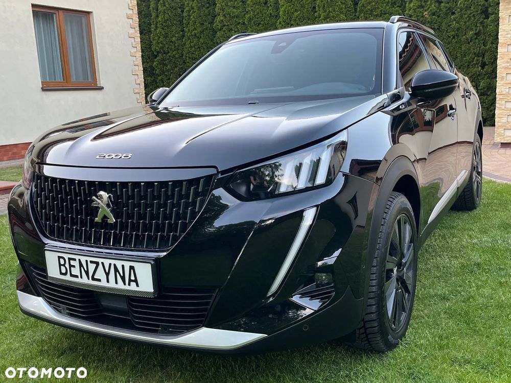 Peugeot 2008 PureTech 130 EAT8 GT - 1