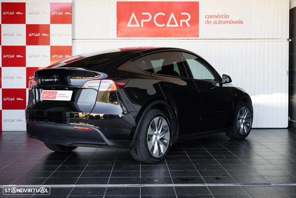 Tesla Model Y Long Range Dual Motor AWD - 14