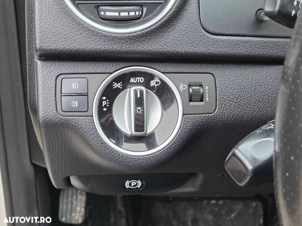 Mercedes-Benz C 180 BlueEFFICIENCY 7G-TRONIC - 26