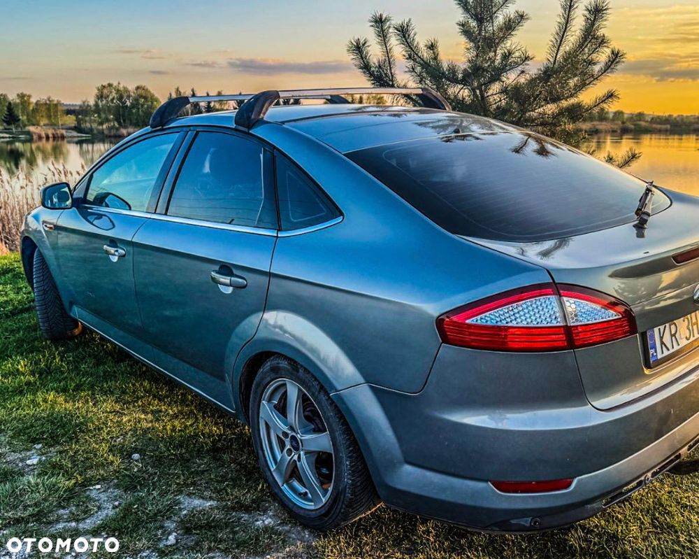 Ford Mondeo 2.5 Titanium - 2