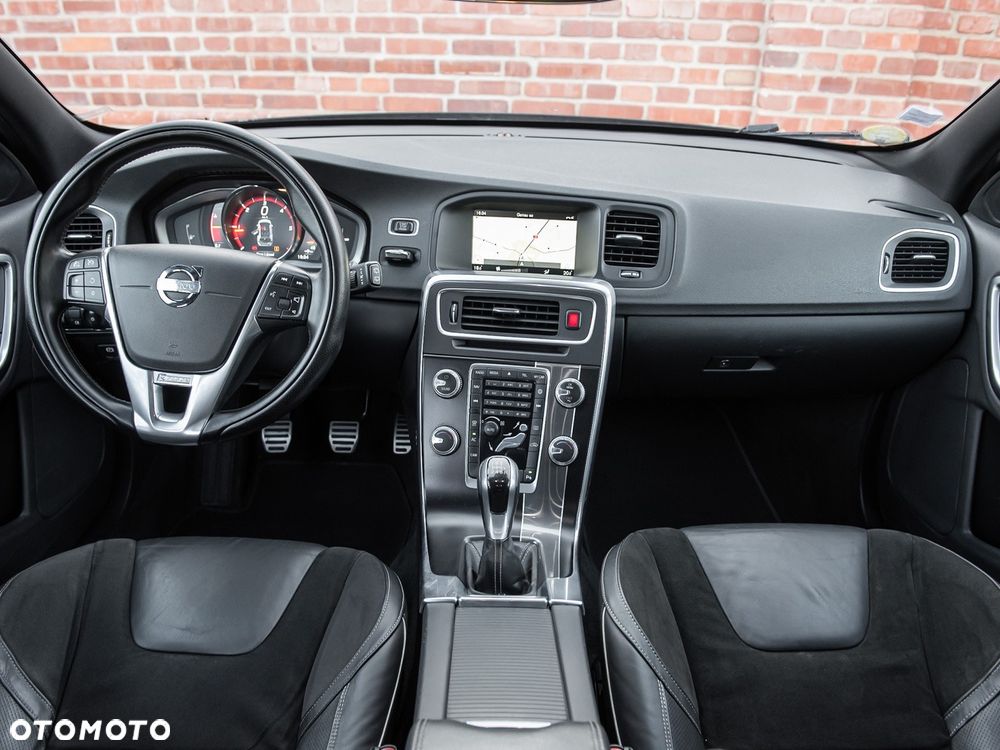 Volvo V60 D4 Drive-E R-Design Summum - 25