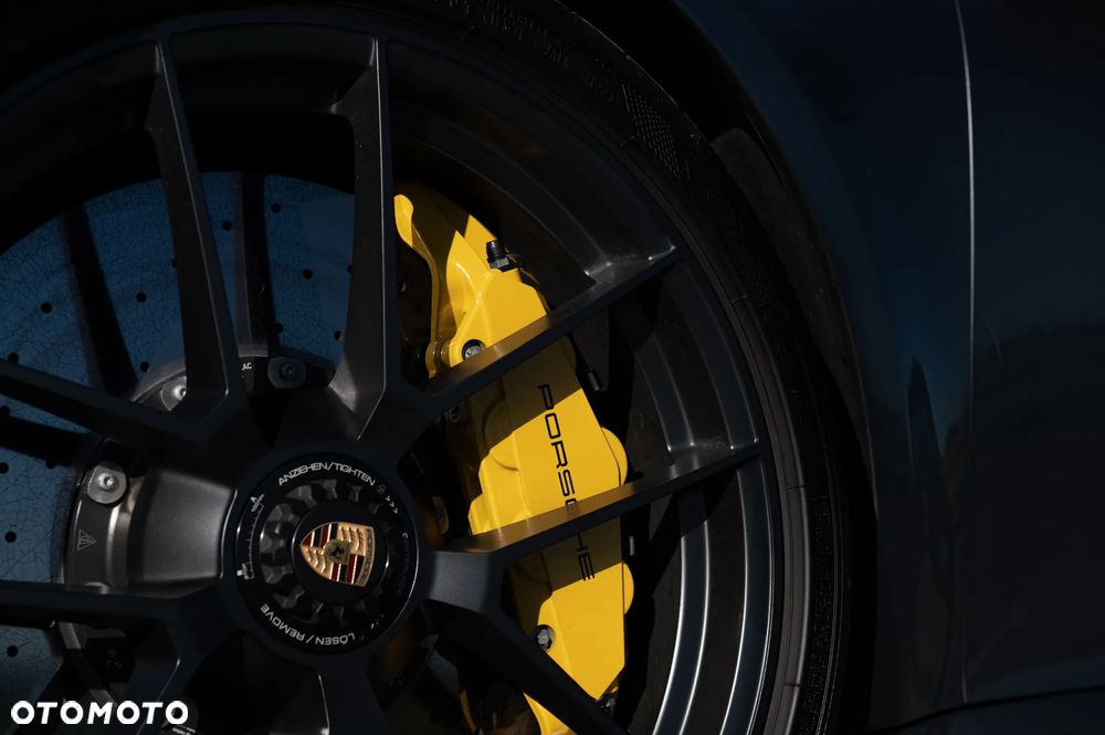 Porsche 911 Carrera T-Hybrid 4 GTS - 5