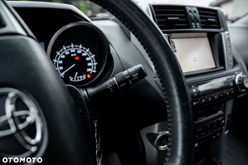 Toyota Land Cruiser LC 3.0 D-4D Premium 7os - 35