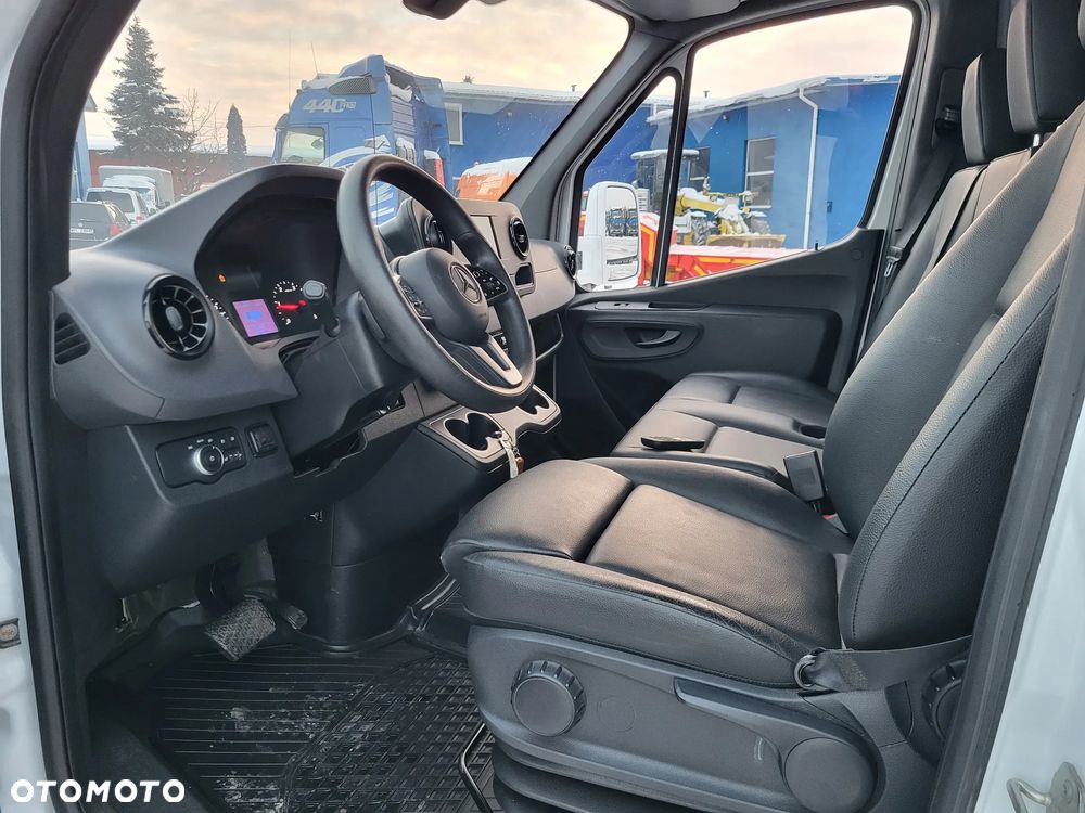 Mercedes-Benz Sprinter 317 Autolaweta najazd alu Hak 3500kg - 29