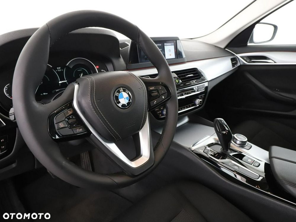 BMW Seria 5 530e iPerformance - 16