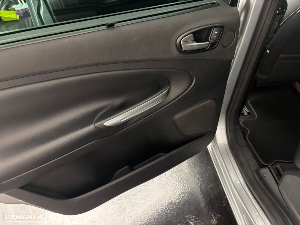 Ford S-Max 1.8 TDCi Titanium 7L - 12