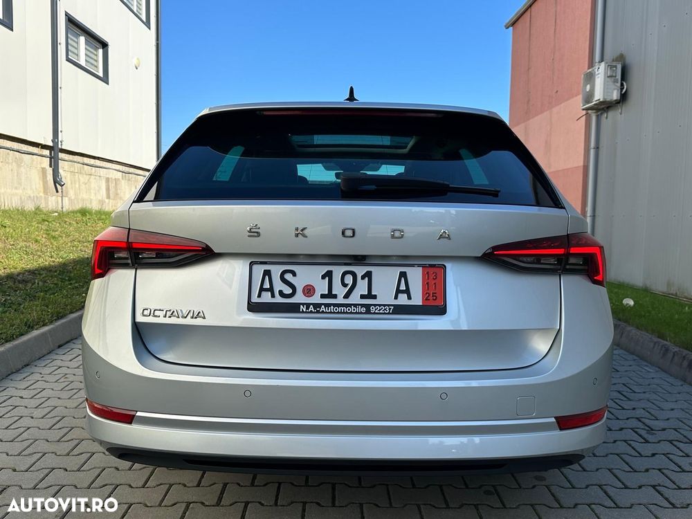 Skoda Octavia Combi 2.0 TDI DSG First Edition - 11