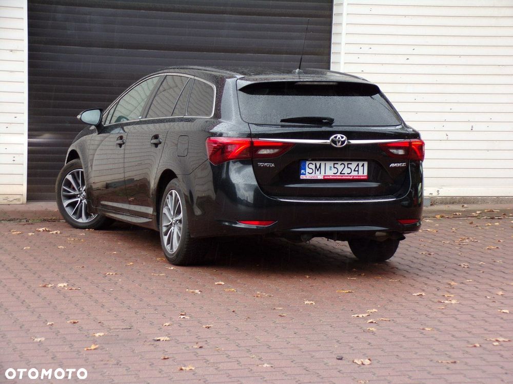 Toyota Avensis - 13