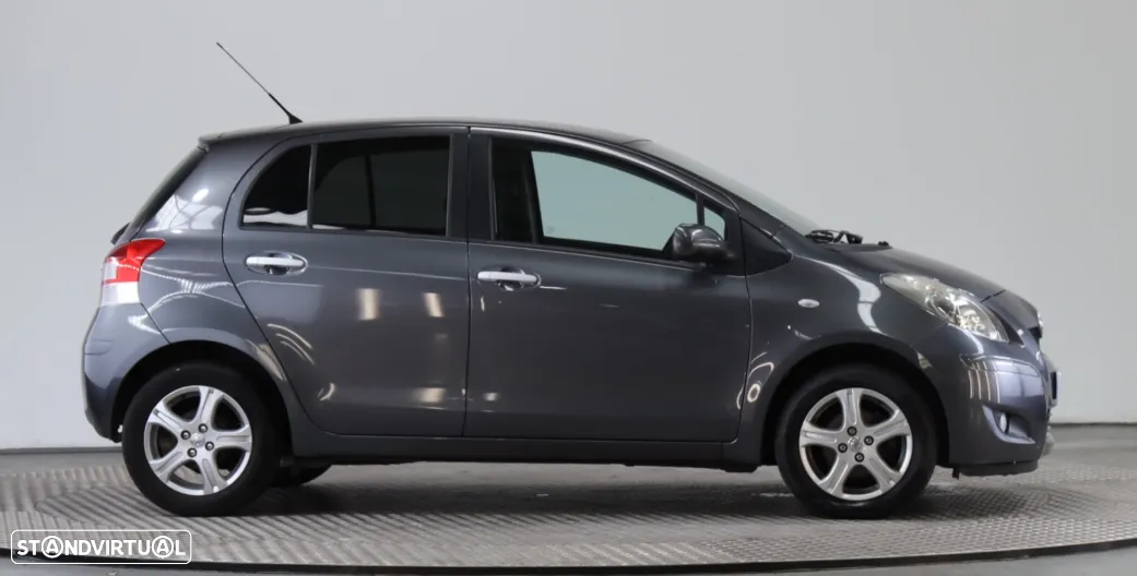 Toyota Yaris 1.0 VVT-i AC Manual - 12