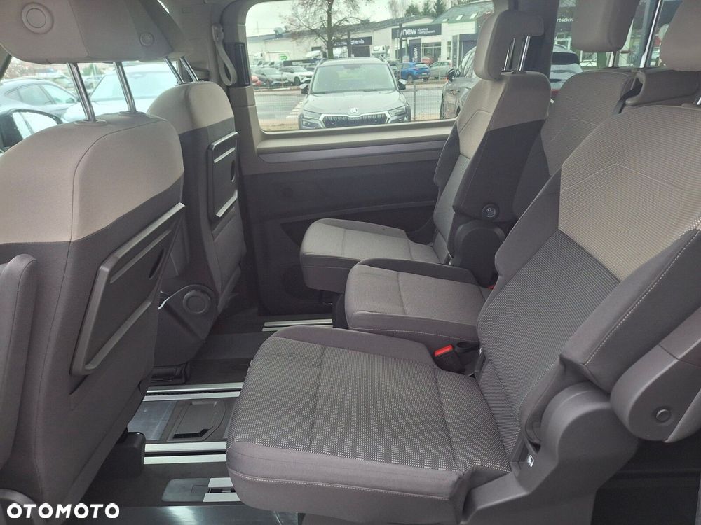 Volkswagen Multivan - 22