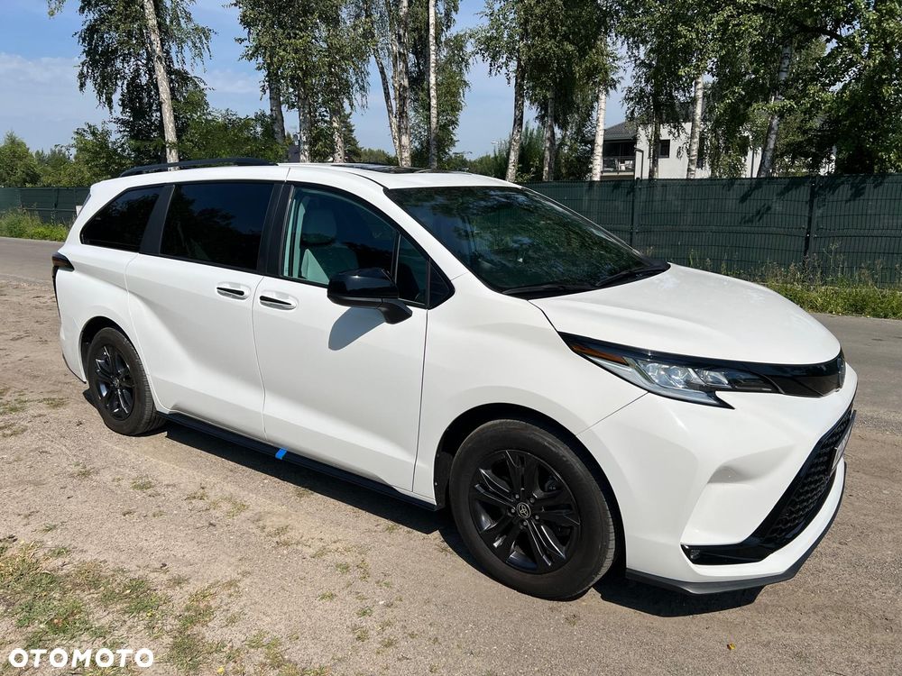 Toyota Sienna - 12