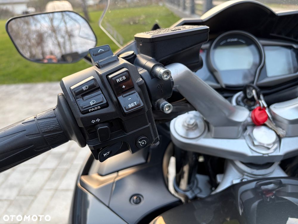 Yamaha FJR - 15