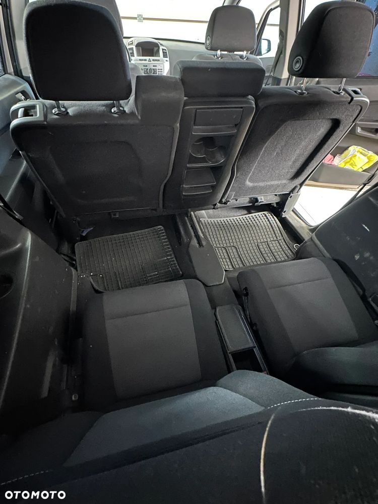 Opel Zafira - 9