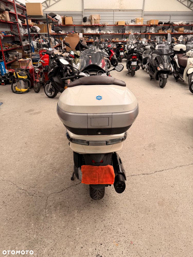 Piaggio X10 - 7