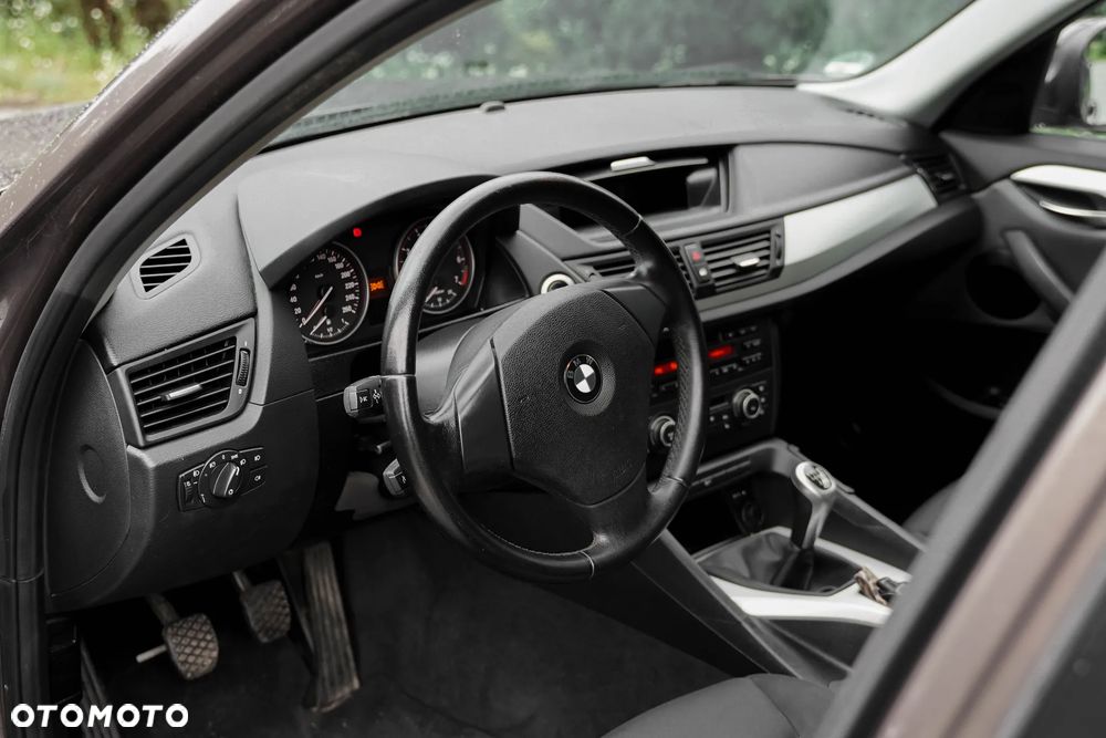 BMW X1 sDrive18i - 17