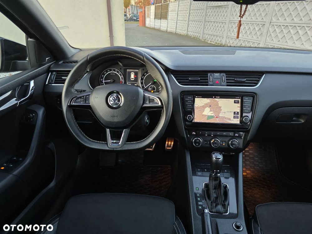 Skoda Octavia 2.0 TDI DSG RS - 28