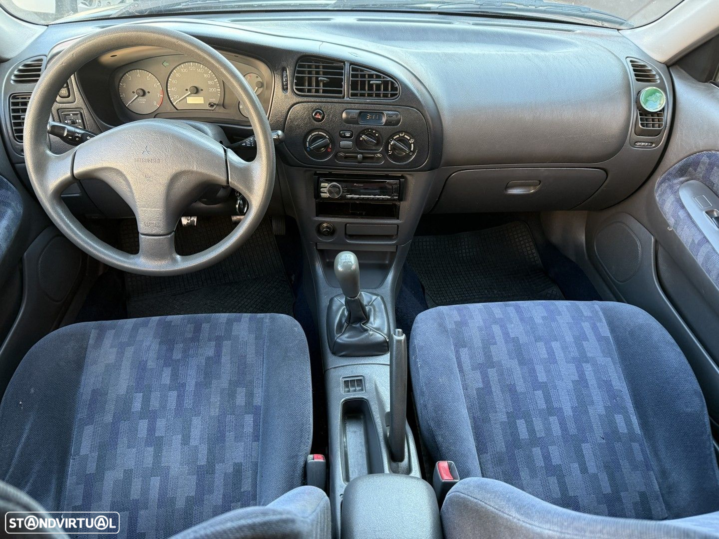 Mitsubishi Lancer 1300 GLX - 7