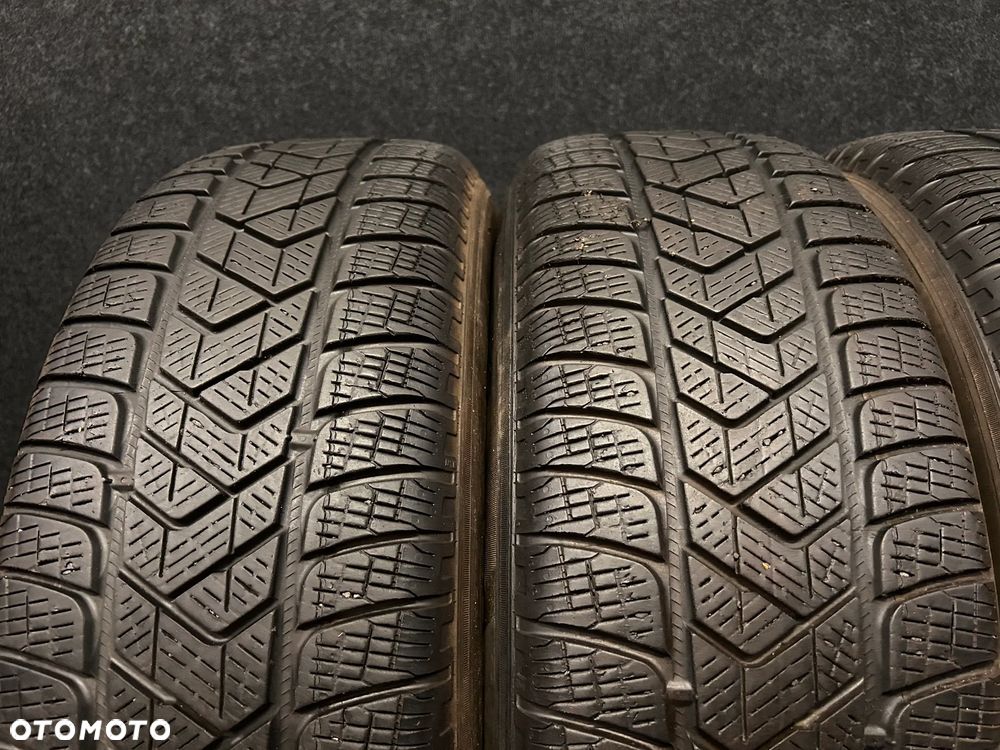 Opony zimowe Pirelli Scorpion Winter SealInSide 215/65/17 99H 4szt. - 2