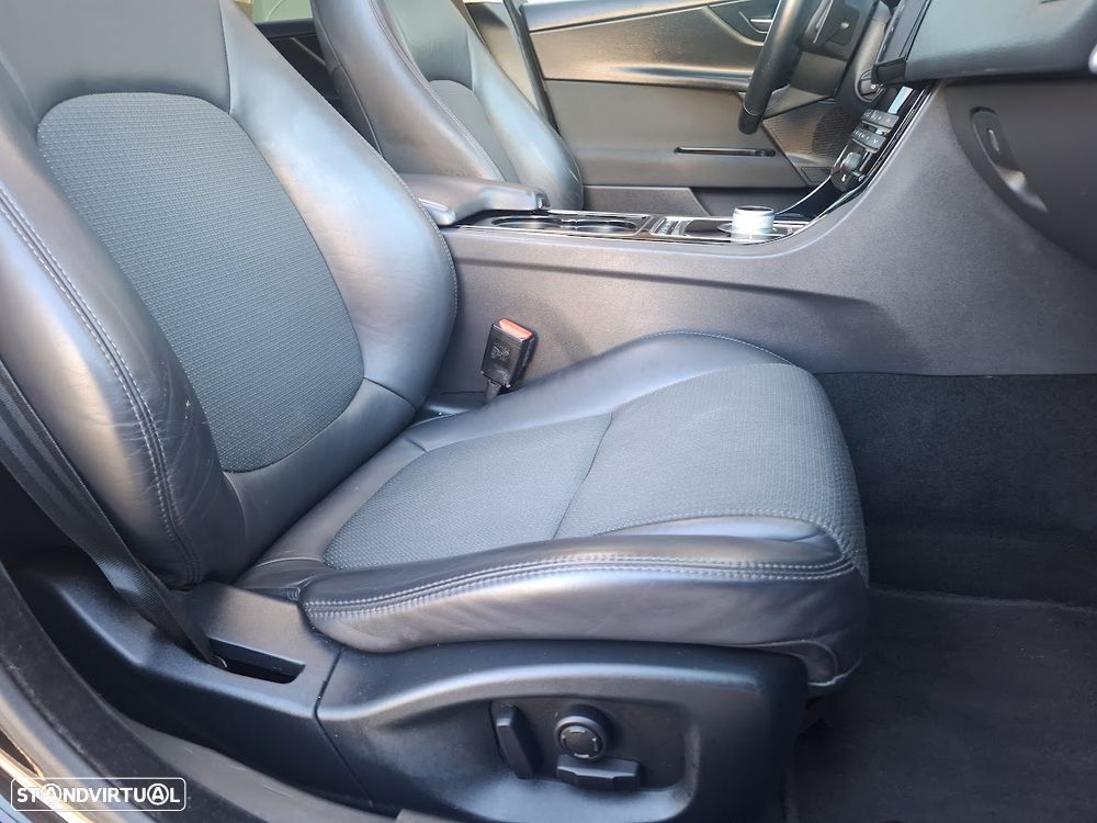 Jaguar XE 2.0 D Prestige Aut. - 41