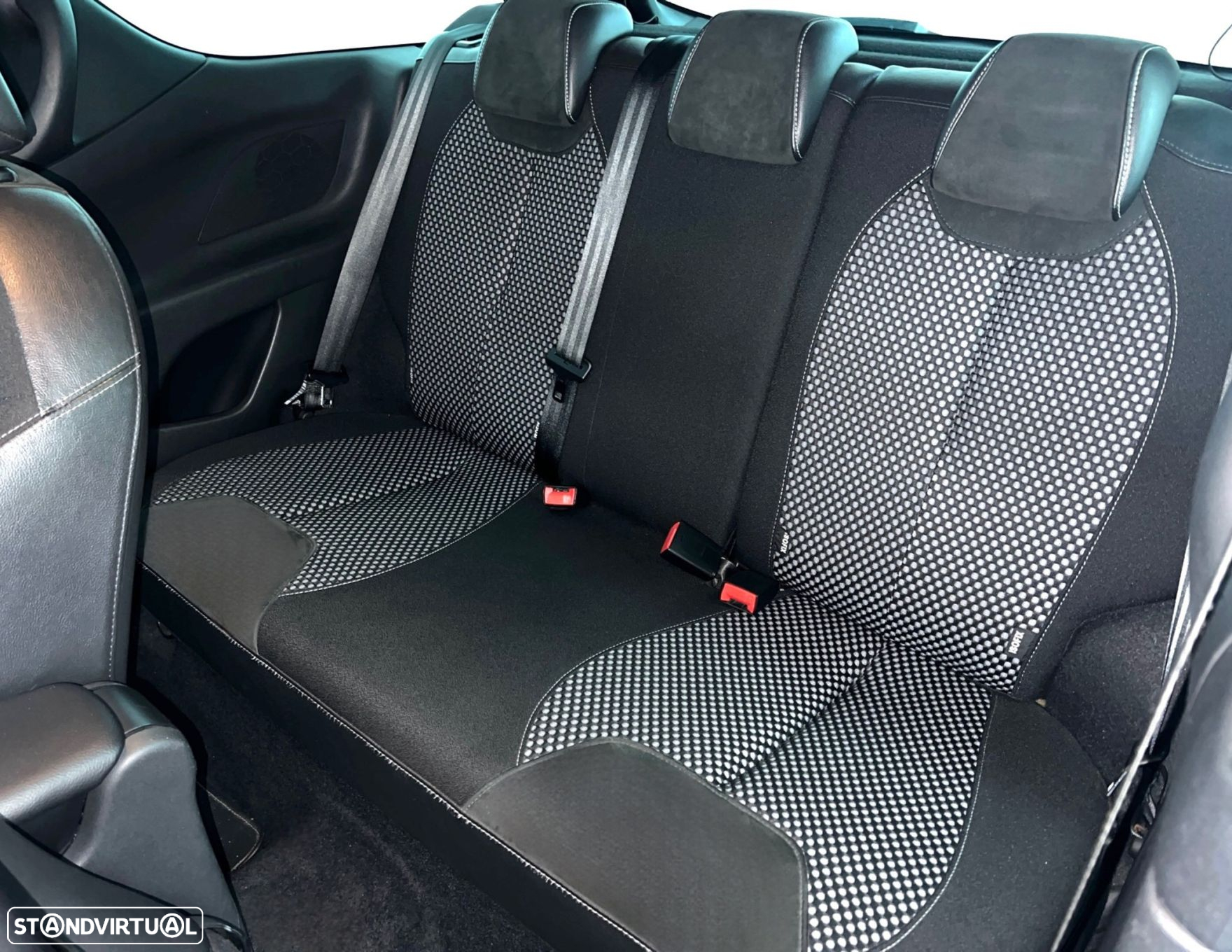 Citroën DS3 1.6 HDi Airdream Sport Chic - 8