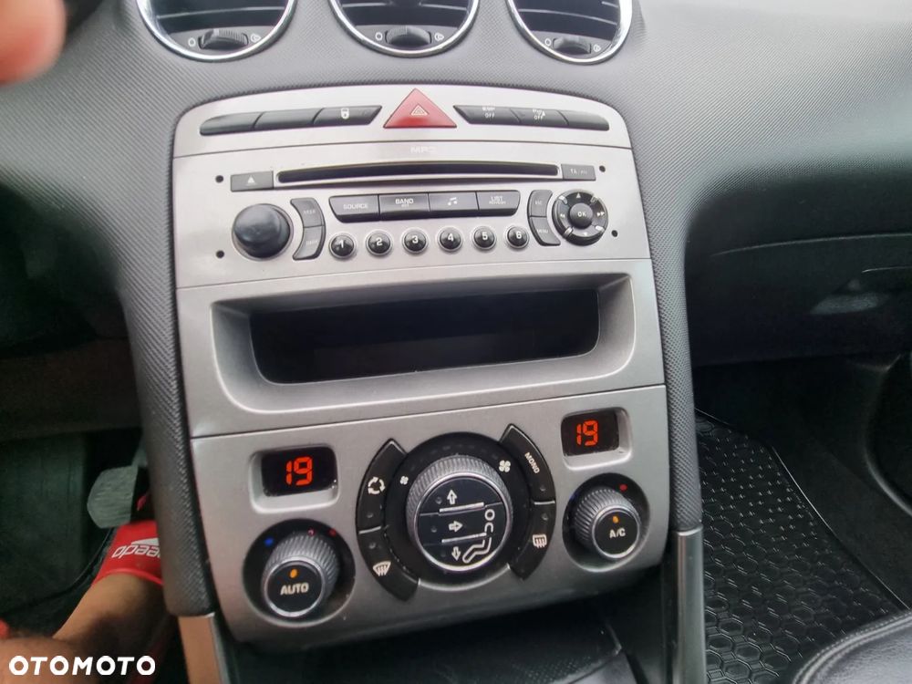 Peugeot 308 1.6 Premium Plus - 27