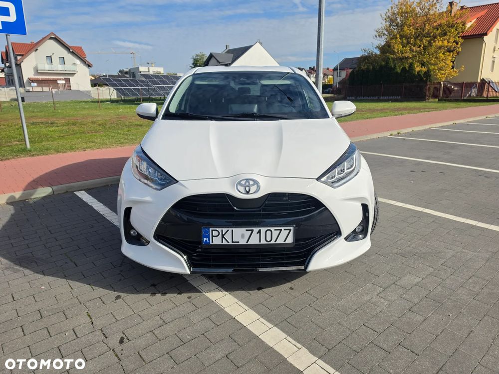 Toyota Yaris 2022 photo 2