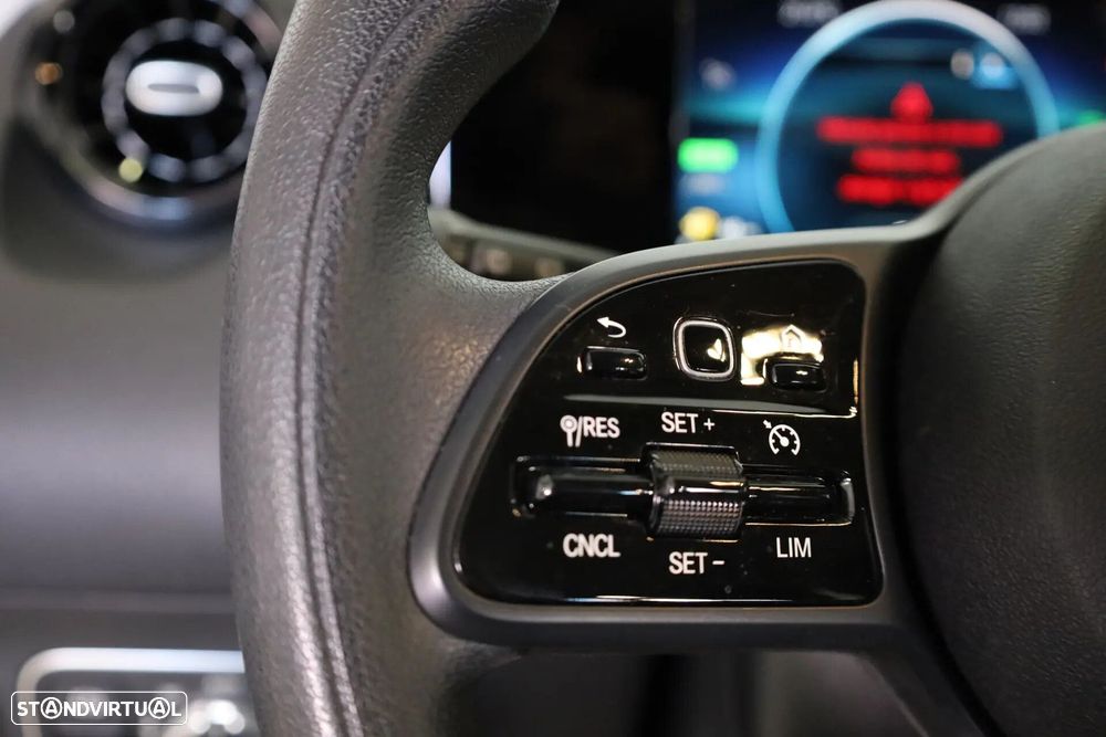 Mercedes-Benz B 250 e 8G-DCT Progressive - 30