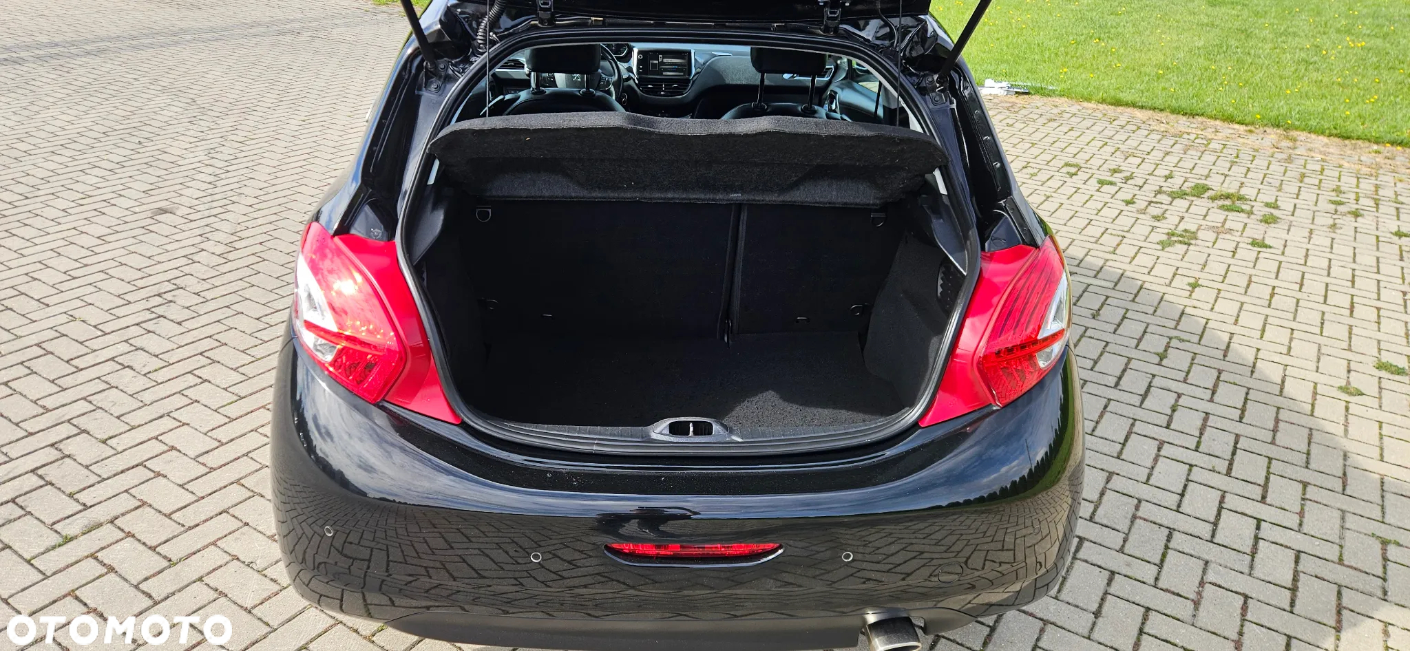 Peugeot 208 1.6 e-HDi Allure STT - 18