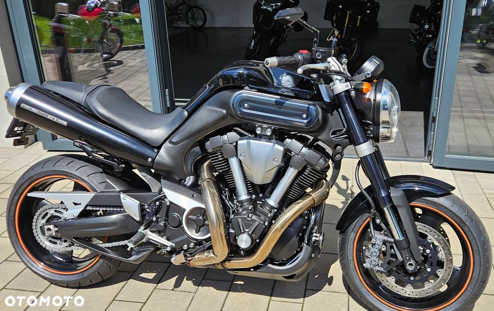 Yamaha MT - 19
