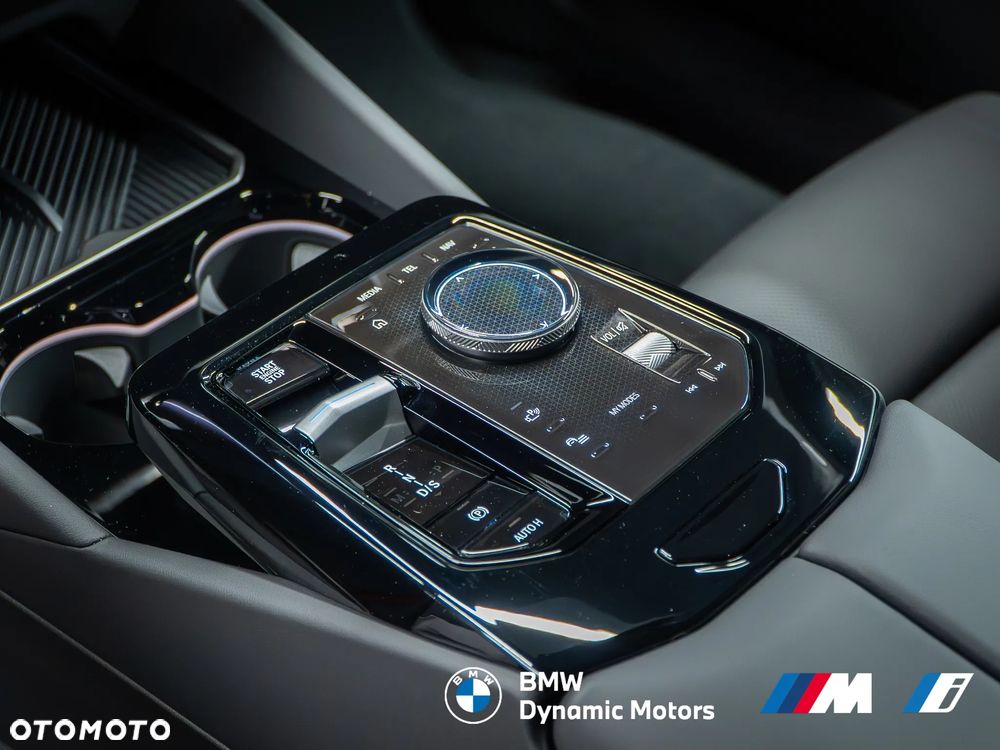 BMW Seria 5 520i - 26