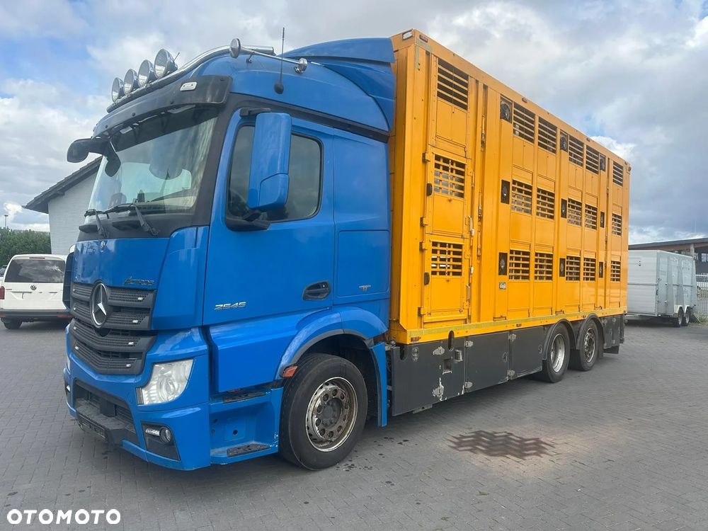 Mercedes-Benz Actros 2545 | Menke 3 poziomy do transportu zwierząt | Wentylacja | Poidła | EURO 6 | 6x2 - 6