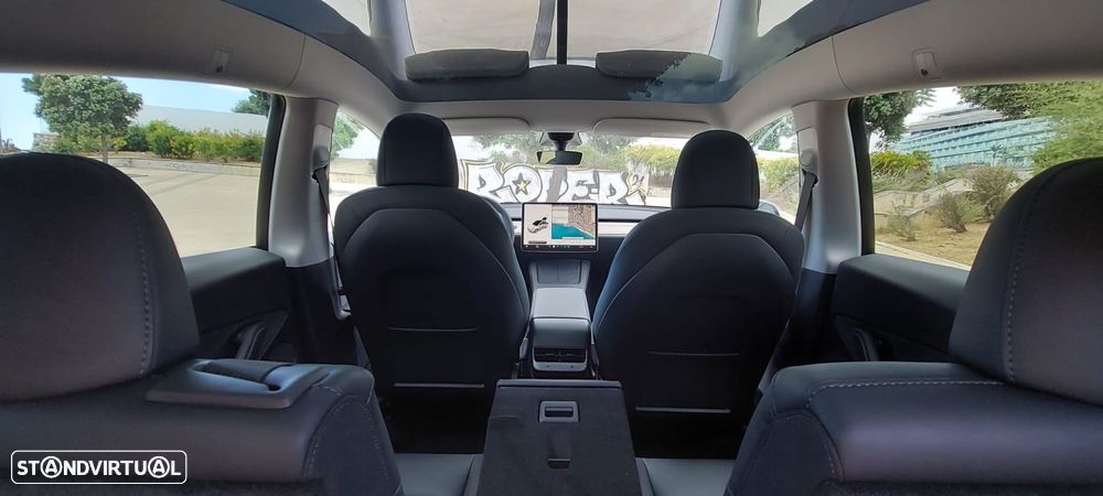 Tesla Model Y Long Range Dual Motor AWD - 5