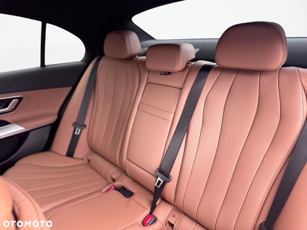 Mercedes-Benz Klasa E 220 d mHEV 4-Matic AMG 9G-Tronic - 14
