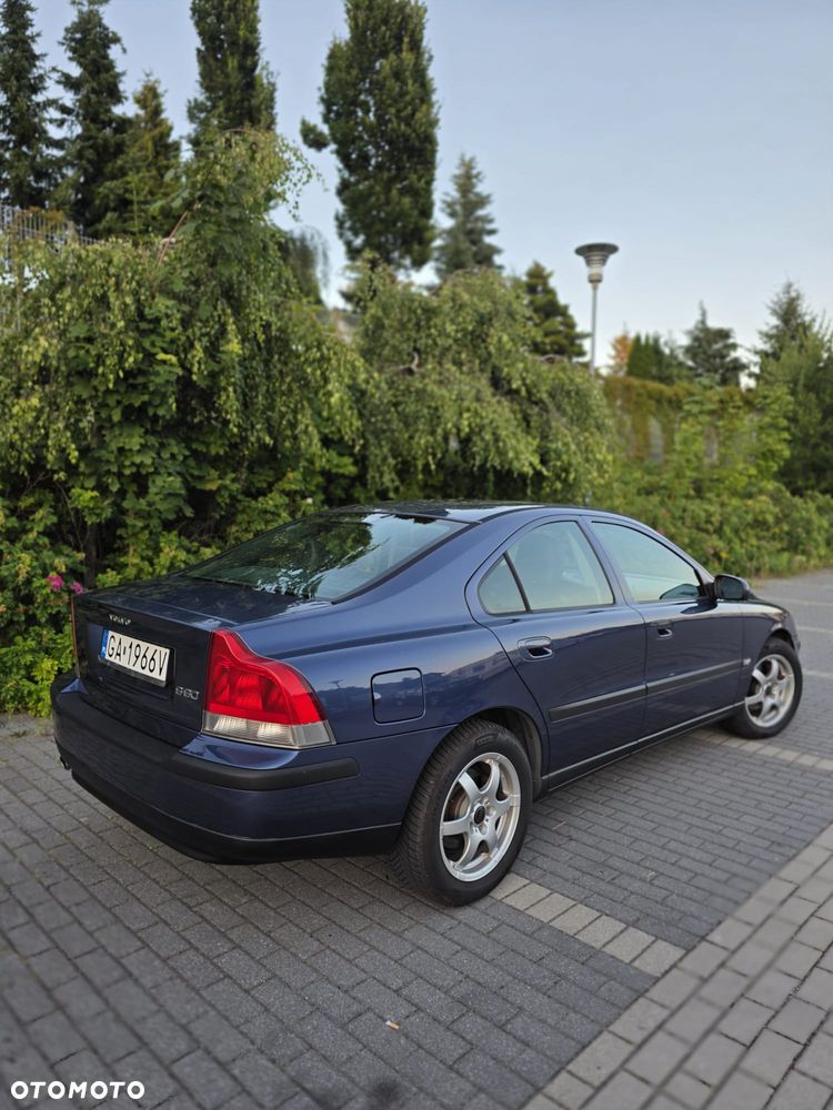 Volvo S60 2.4 - 7