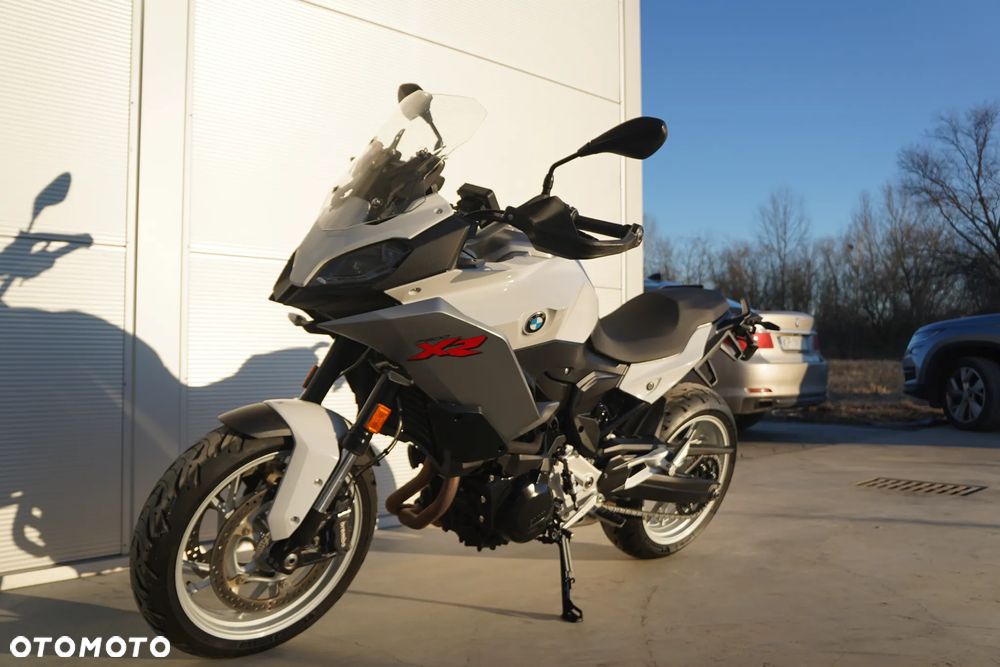 BMW F - 11