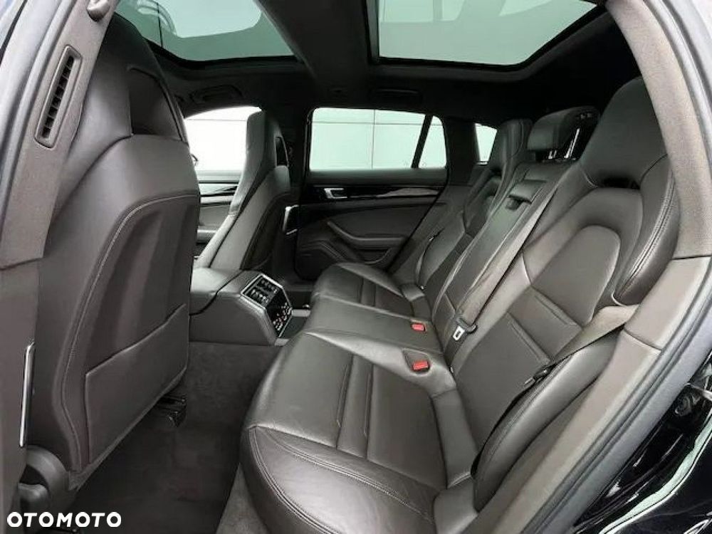 Porsche Panamera - 18