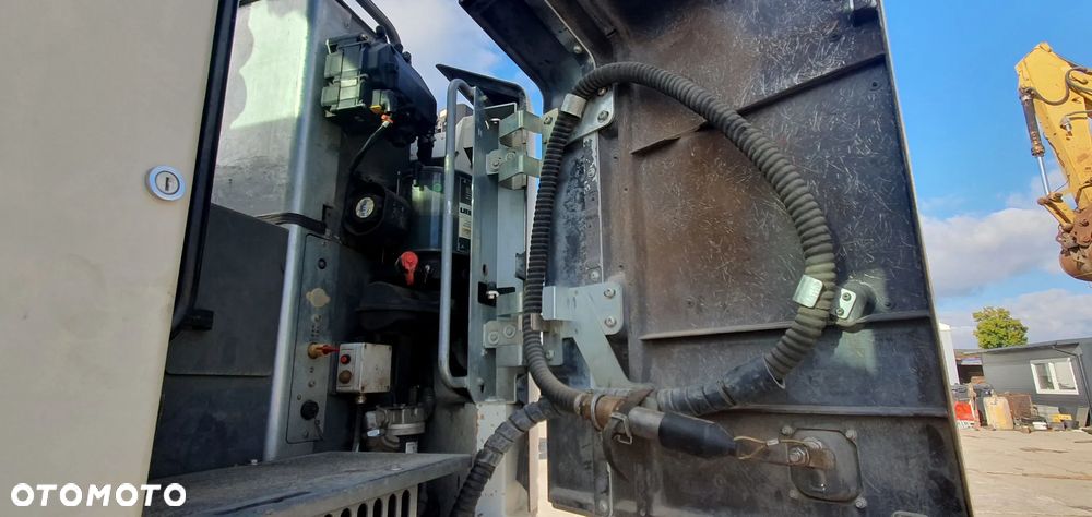 Liebherr A912 Compact - 10