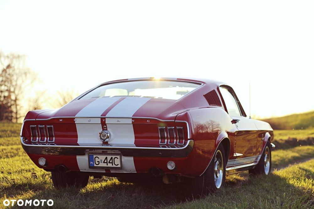 Ford Mustang - 2