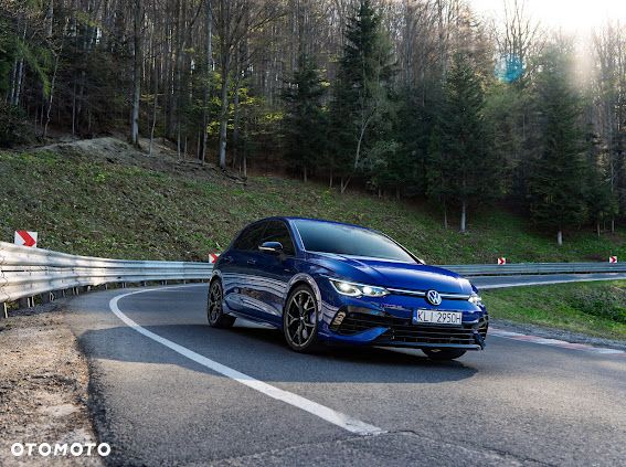 Volkswagen Golf - 1