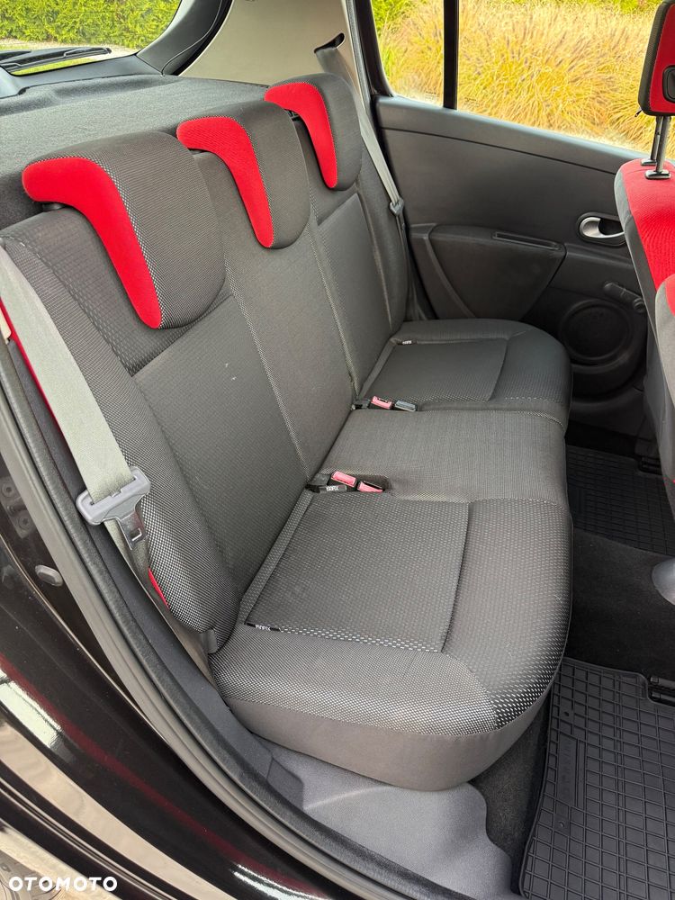 Renault Clio 1.2 16V Emotion - 20