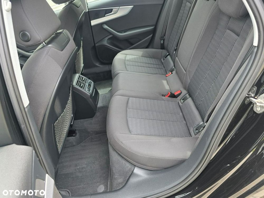 Audi A4 Limousine - 26