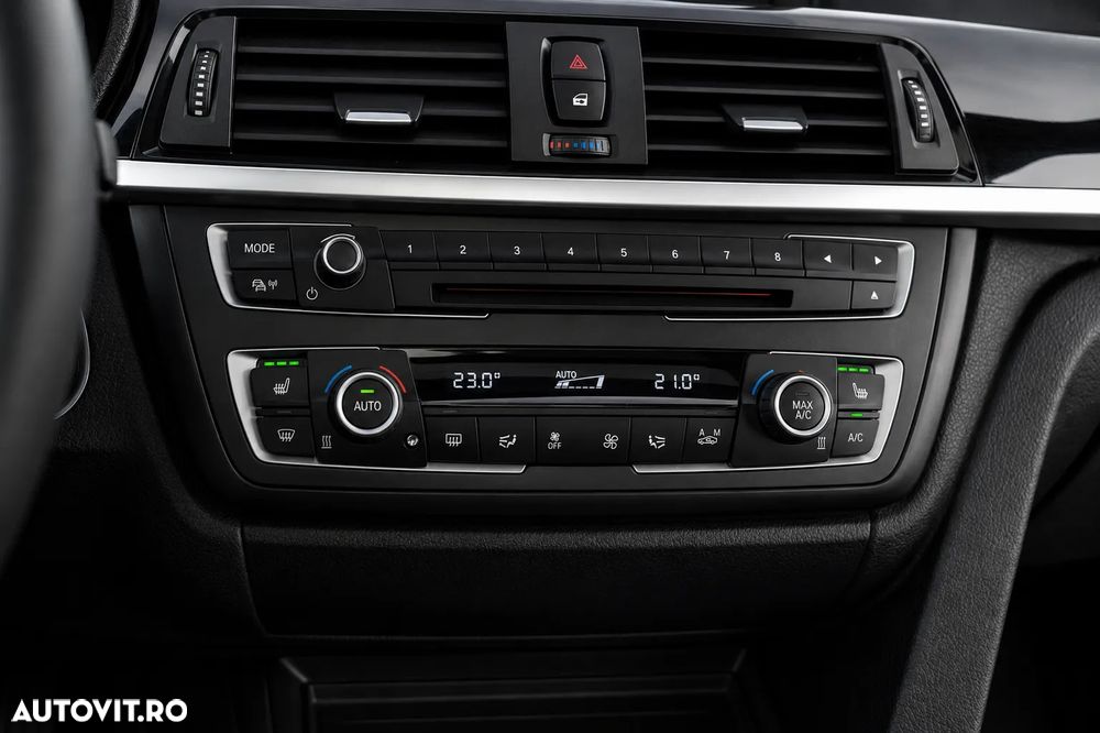 BMW Seria 3 320d Aut. M Sport - 22