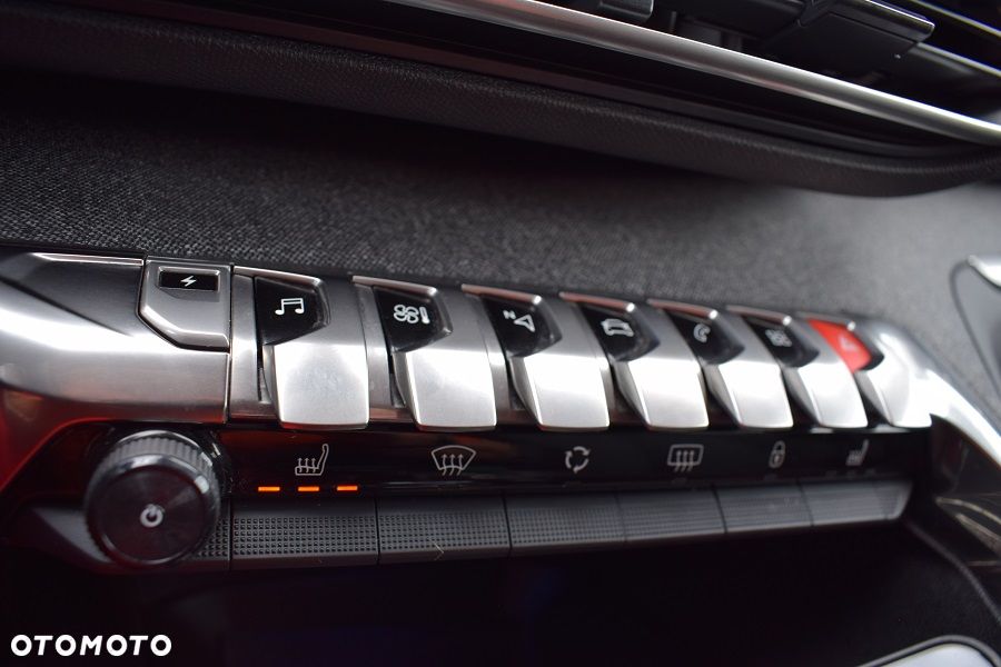 Peugeot 3008 1.6 PureTech Hybrid PHEV Allure Pack S&S EAT8 - 22
