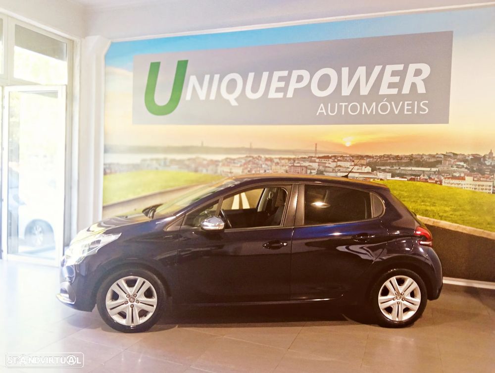 Peugeot 208 1.2 PureTech Signature - 8